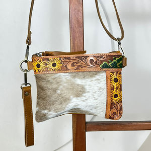 Bolso de Mano de Cuero Vacuno Hecho a Mano con Diseño de Girasol, Correa Ajustable para la Muñeca, Mini Bolso Cruzado para Mujer - Product Image 3