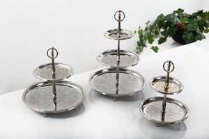 Support à gâteau en métal robuste pour usage professionnel - Product Image 3