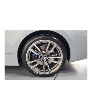 BMW Série 4 M440i XDrive Coupé Août 2023 Exclusivité en ligne 37 157 km Volant à gauche Boîte automatique Caméra de recul - Product Image 5