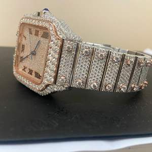 Reloj Unisex con Incrustaciones de Moissanita, con Fecha Automática, de Alta Calidad, con Diamantes Incoloros, al Mejor Precio al por Mayor - Product Image 3