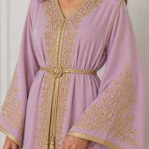 Vestido Kaftan Recto Color Rosa Pálido con Bordado Dorado, Estilo Marroquí de Lujo, Manga Larga, Prenda Modesta, Jalabiya de Diseñador para Mujer - Product Image 4