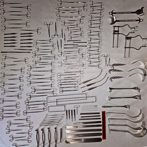 Kit chirurgical de laparotomie Azicon de 197 pièces pour chirurgie abdominale majeure, comprenant un rétracteur Balfour, des pinces hémostatiques Kelly et des ciseaux Mayo - Product Image 4