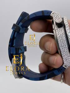 Reloj de Cuarzo Plateado Contemporáneo para Hombre en Oferta, con Detalles Brillantes en el Bisel y Brazalete de Eslabones Anchos para Vestir Formalmente - Product Image 3