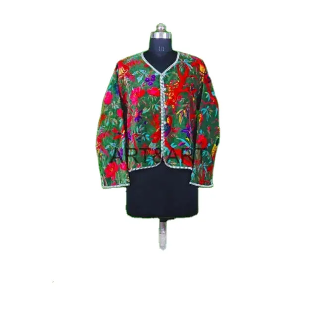 Giacca colorata con stampa di uccelli giacca di velluto invernale in cotone indiano, giacca corta in velluto Kimono Boho, giacca regalo per il suo bordo grezzo da donna