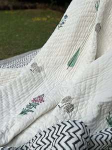 Stylish Luxurious Ultra Soft Printed Western <b>Comforter</b> <b>Set</b> Winter Season Breathable Eco-friendly 100% Organic Cotton Quilt - Product Image 1