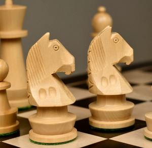 Jeu d'échecs Staunton pour tournoi, hauteur du roi 3,75 pouces, en bois d'ébène et de buis, au meilleur prix - Product Image 3