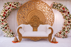 Elegante Plataforma para Ceremonia de Compromiso, Asientos Personalizados, Mandap Tradicional Hindú para Bodas, Diseño Moderno y Lujoso, Ligero - Product Image 3