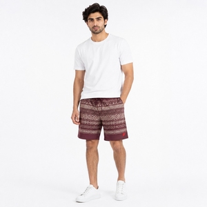 Pantalones cortos ligeros para hombre diseñados con materiales transpirables para máxima comodidad durante actividades al aire libre y entrenamientos. - Product Image 4