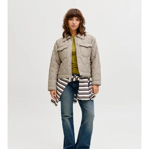 Veste d'hiver matelassée légère et chaude pour femme avec logo personnalisé, style utilitaire, tendance streetwear, vente chaude, OEM - Product Image 3