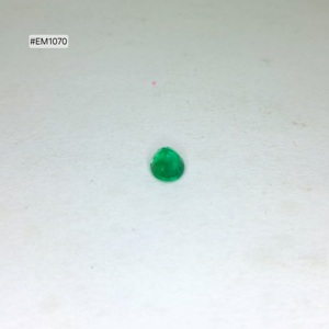 Venta al por mayor de piedras preciosas sueltas de esmeralda ovalada de Zambia de grado 3A, 6.10x5.10x3.40mm, 0.64ct, para joyería fina y de diseñador. - Product Image 3