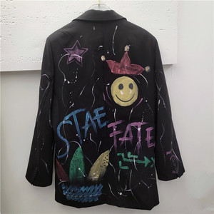 Blazer noir oversize pour femme, imprimé graffiti, style streetwear décontracté, motif cœur, simple boutonnage, peint à la main - Product Image 3