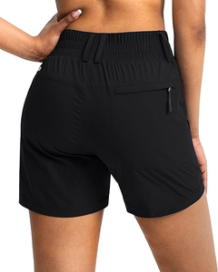 Shorts de sport noirs tricotés taille haute pour femmes avec poche zippée, séchage rapide, tenue athlétique - Product Image 2