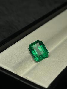 พลอยมรกตสีเขียวธรรมชาติทรงแปดเหลี่ยมสำหรับทำเครื่องประดับ - Product Image 2