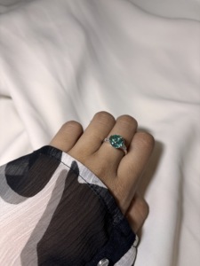 Bague en diamant moissanite bleu cyan, taille portugaise, bijou élégant, éclat intemporel, brillance, savoir-faire raffiné, design radieux - Product Image 1