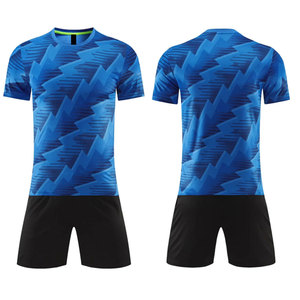 Uniforme de football tendance pour hommes, personnalisé, de haute qualité, respirant, 100% polyester, vêtements de sport, uniforme de football par sublimation - Product Image 6