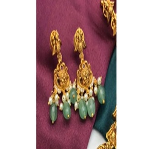 Parure de collier et boucles d'oreilles plaqué or antique de qualité supérieure, idéale pour les mariages, fiançailles, fêtes et occasions religieuses pour femmes. - Product Image 2