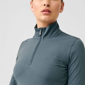 Chemise de compétition équestre de haute qualité, extensible dans 4 directions, en tissu technique doux au toucher, idéale pour la compétition et les spectacles. - Product Image 3