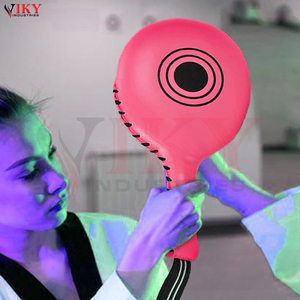 แผ่นรองเตะเป้ารูปวงกลมสีชมพู ทำตามสั่งพร้อมโลโก้ของตัวเอง ทำจากหนังสังเคราะห์ สำหรับฝึกซ้อมคาราเต้และศิลปะการต่อสู้ - Product Image 4