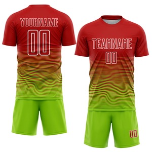 เสื้อฟุตบอลแบบซับลิเมชั่นสีแดงเขียวไล่เฉด แขนสั้น คอกลม สำหรับผู้ชาย ทรงแอธเลติก พิมพ์ชื่อทีมได้ - Product Image 1