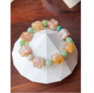 Stylish Resin <b>Bracelet</b> with Unique Decorative Appeal Premium Jewelry for Trend Inspired Fashion Lovers - Product Image 1