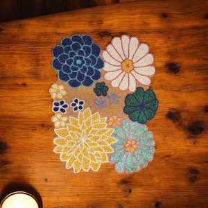 Sets de table rectangulaires faits à la main en feuilles de palmier vertes tissées avec des perles de verre, artisanat décoratif Sami pour restaurant, hôtel, table à manger - Product Image 2