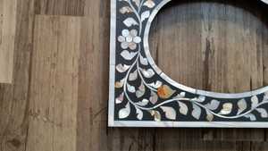 Hand Crafted Fresh Arrival Mother of Pearl Inlay Photo <b>Frame</b> | Black <b>With</b> Leaf Inlay Pattern | Handmade Luxury Décor - Product Image 3