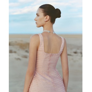 Vestido de Mujer de Alta Costura al por Mayor, Modelo ALESSIA LAYERING EMB DRESS con Acolchado de Cordón Cupro y Hilos Deshilachados a Mano - Product Image 2