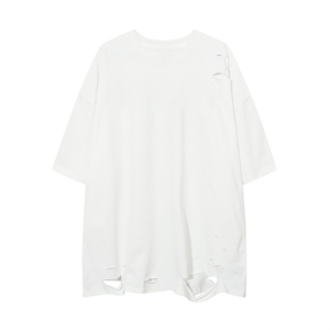 Fabricants de vêtements fabriquant des t-shirts personnalisés en coton à col rond, coupe régulière, respirants, avec logo personnalisé, streetwear, pour hommes, fabriqués au Pakistan. - Product Image 2