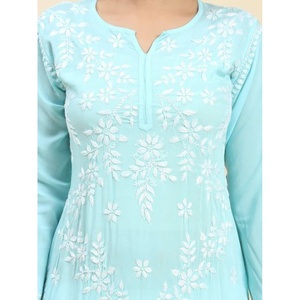 TRENDING RAYON FIL DE COTON BRODERIE TOP DE TRAVAIL AVEC PALAZZO SKY AVEC BLANC - Product Image 5