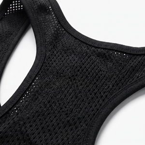 Débardeur de sport dos nageur respirant sans manches pour femme noire, idéal pour la course et le fitness - Product Image 4