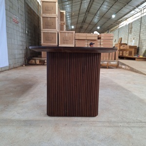 Table à manger ovale en bois massif de luxe moderne avec base cannelée élégante, meubles sur mesure d'Indonésie - Product Image 3