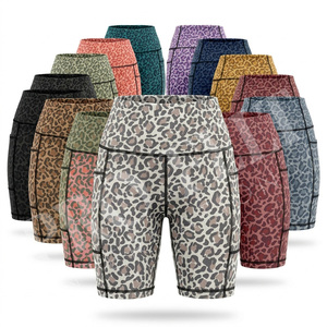 Shorts de sport pour femmes, personnalisés, imprimés, en polyester compressif, avec poches, pour le fitness, le yoga, la course à pied et la gym - Product Image 1