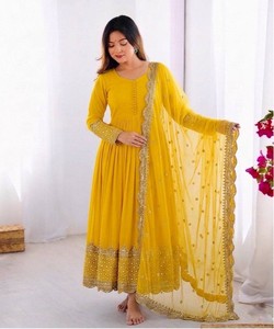 Ensemble Anarkali de créateur en Georgette brodé de sequins avec Dupatta 84861 Jaune Longueur ras du sol Coupe ample Séchage rapide pour Diwali - Product Image 1