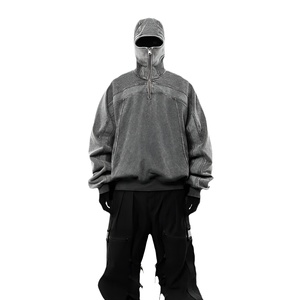 Hoodie futuriste à coutures structurées, silhouette techwear audacieuse, style minimaliste cyber streetwear, coupe oversize. - Product Image 2