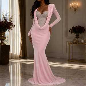 Robe de soirée sirène élégante pour femme en satin rose, ornée de cristaux et de strass, avec corset, col en V classique, longueur ras du sol et traîne drapée en queue de poisson - Product Image 4