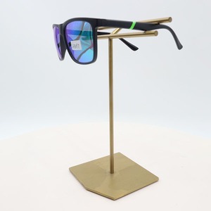 Expositor de Gafas de Sol Cuadrado Metálico Horizontal de Uso Ligero con Superficie Pulida - Product Image 3