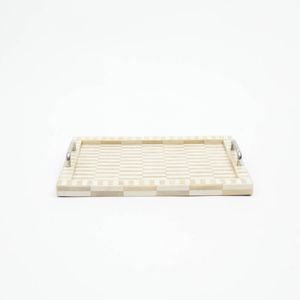 Juego de 2 bandejas decorativas de resina y hueso a cuadros hechas a mano con asa - Product Image 3