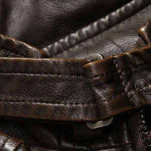 เสื้อแจ็คเก็ตหนังผู้ชายทรงสปอร์ต ระบายอากาศได้ดี สวมใส่สบาย ผลิตอย่างมืออาชีพ เหมาะสำหรับใส่ลำลอง แฟชั่นกลางแจ้ง และฤดูหนาว - Product Image 3