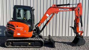 รถขุดขนาดเล็ก KUBOTA KX040-4 40 แรงม้า ห้องโดยสารแบบปิด ได้รับการรับรองมาตรฐาน EPA และ CE พร้อมมอเตอร์ไฮดรอลิกเสริม ปั๊ม กล่องเกียร์ และระบบ PLC - Product Image 2