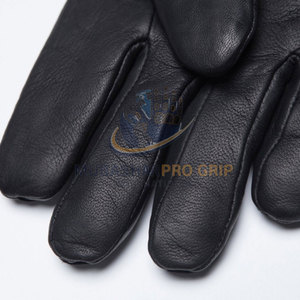 Gants de conduite de qualité supérieure offrant un port flexible et un confort durable - Product Image 5