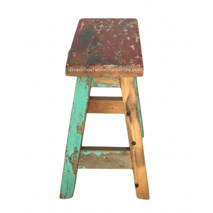 Banc Rita en bois de bateau récupéré, couleur naturelle, design éco-responsable et durable, fait main, petit tabouret en bois pour l'intérieur et l'extérieur - Product Image 2