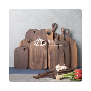 เขียงไม้แบล็ควอลนัทบลูโลตัสทรงสี่เหลี่ยมพร้อมหูจับ - Product Image 1