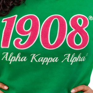 Sudadera Chenille AKA 1908 para Mujer, Sudadera Premium con Cuello Redondo y Letras Griegas Bordadas - Product Image 6