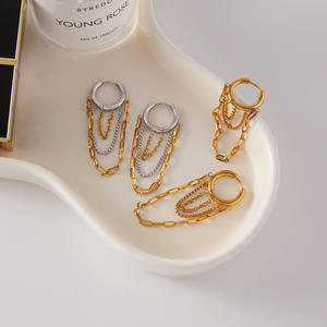 Pendientes de Aro Minimalistas de Acero Inoxidable con Borlas Doradas al por Mayor - Product Image 6