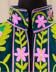 Hochwertige Rosa Blumen Türkis Grün 100% Baumwolle Schnelltrocknende Handgenähte Bestickte Suzani Gesteppte Jacke & Mantel OEM-Lieferant Indien - Product Image 5