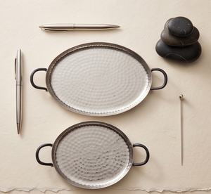 Plateau de service ovale rond en argent, plateau en métal lourd texturé, article de vaisselle de cuisine et de salle à manger en stock - Product Image 5