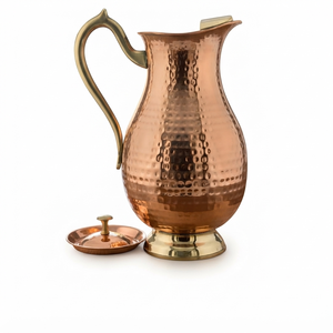 Carafe à eau artisanale en cuivre martelé avec couvercle, poignée et base en laiton, carafe à eau ayurvédique en cuivre pur - Product Image 1