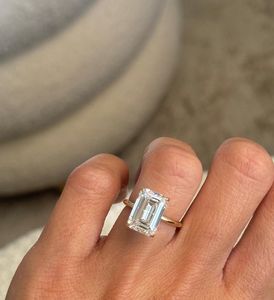 Anillo de Compromiso con Diamante Cultivado en Laboratorio, Corte Esmeralda, 5 Quilates |   Anillo de Boda Solitario de Lujo en Oro de 18K con Certificado IGI |   para un estilo elegante - Product Image 4