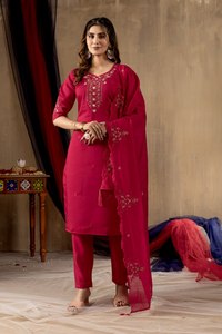 Conjunto de Kurti y Pantalón de Seda Romana al por Mayor con Bordado Multihilo, Ropa Étnica India Premium para Exportación - Product Image 1