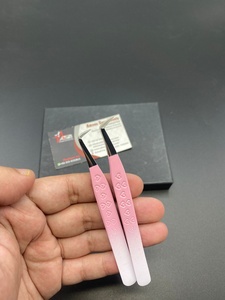 Pince à cils professionnelle à impression de cœur en acier inoxydable durable à 90 degrés Slim Boot Pince à cils enduite de couleur bicolore - Product Image 6